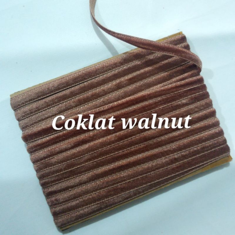 

PER METER PITA BLUDRU WARNA COKLAT WALNUT LEBAR 0.5CM