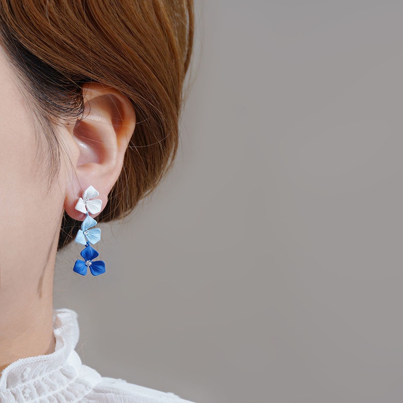 Anting Bentuk Bunga Warna Biru Gradien Gaya Retro Korea