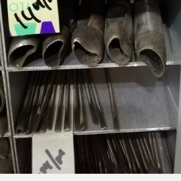 Plong Lurus Strip 4mm - Straight Punch hole Leather