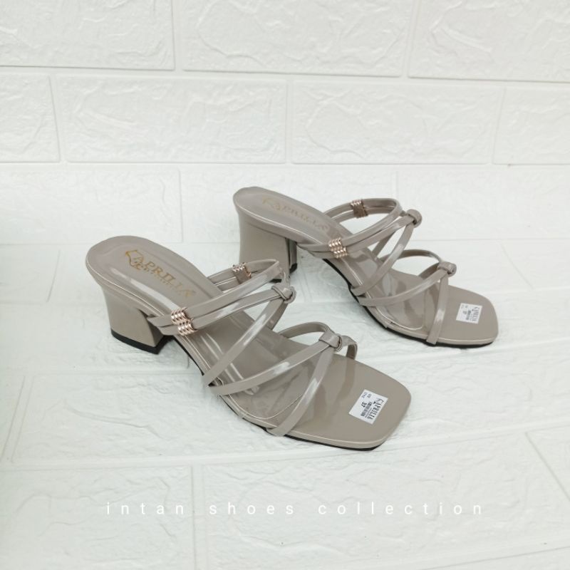 Sandal weedges RM-02/Sandal pesta/sandal casual/sandal terbaru/sandal hak tahu/high heels