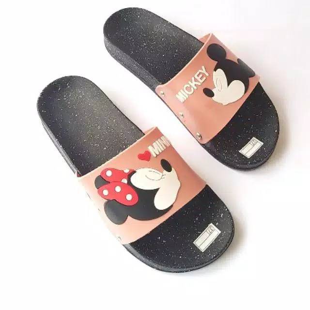 SANDAL SLOP MICKIEY MINNI SLIPON KARAKTER SOL HITAM BINTIK-2