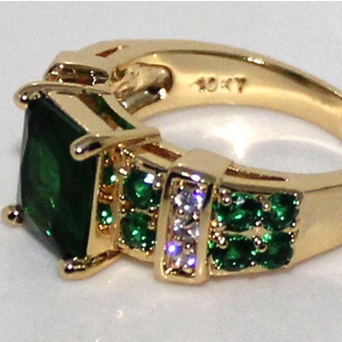 SEUSUK  Cincin Lapis Gold 18K Hias Zircon Hijau Mewah untuk Wanita
