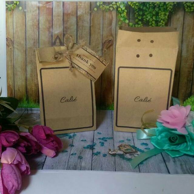 

Paper bag custom 12x5x15 tempat souvenir