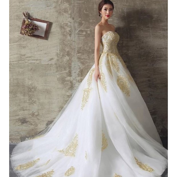 Gaun pengantin/wedding dress ekor gold renda
