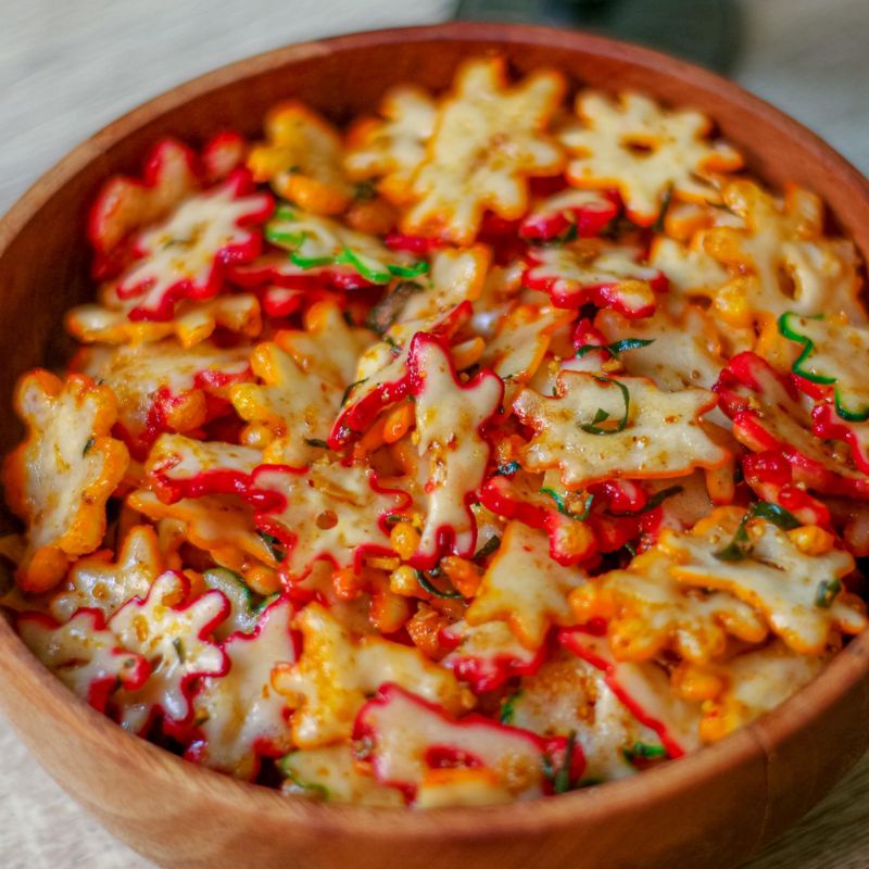 

cemilan KERUPUK pedas