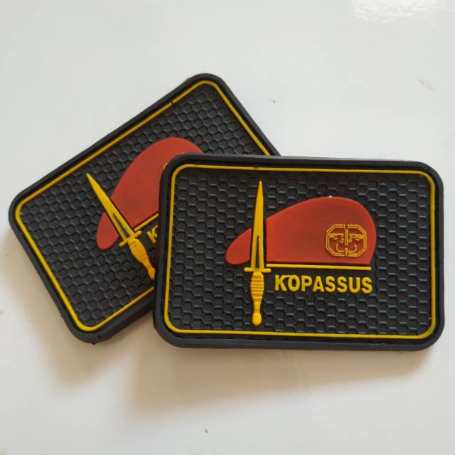 Patch rubber KOPASSUS BARET/tempelan karet velcro emblem army