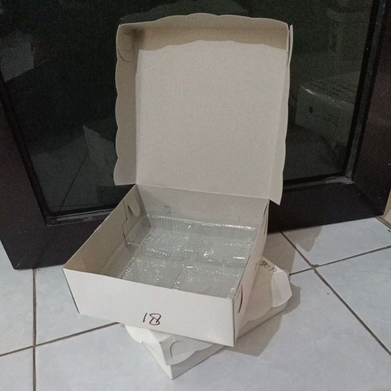 

Dus R8 tebal 350 gr Pakrin ( per 10 pcs)
