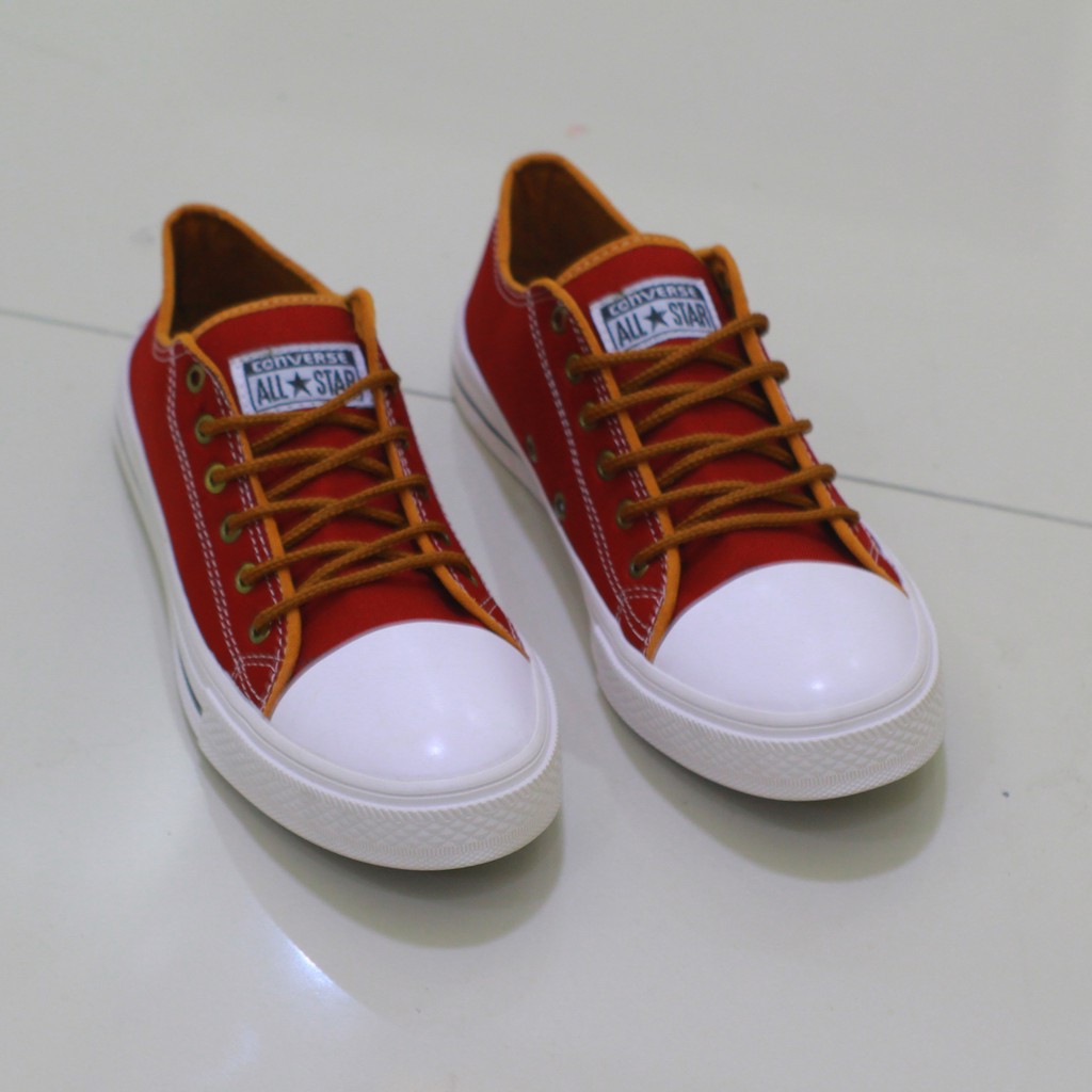 sepatu convers