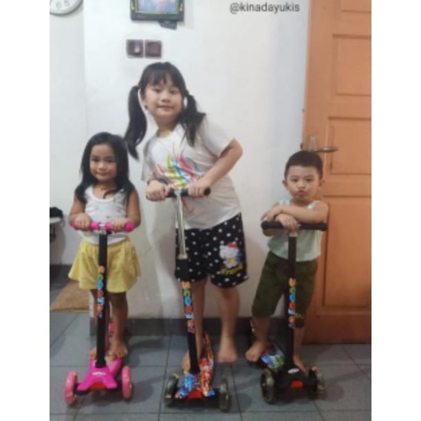 Scooter Kickboard Motif Abstrak &amp; Disney / Skuter anak