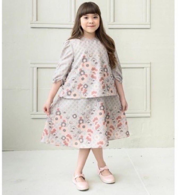 little misha little lily little dennis little lucy klamby