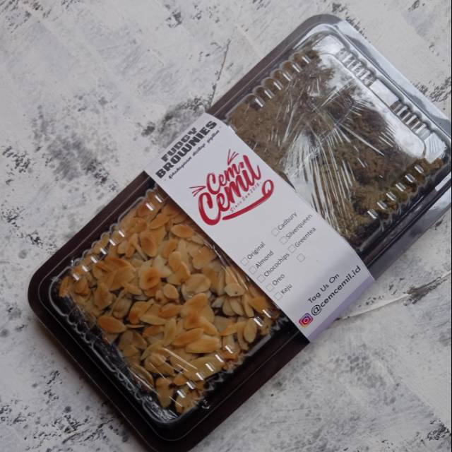 

Fudgy brownies greentea almond by cemcemil