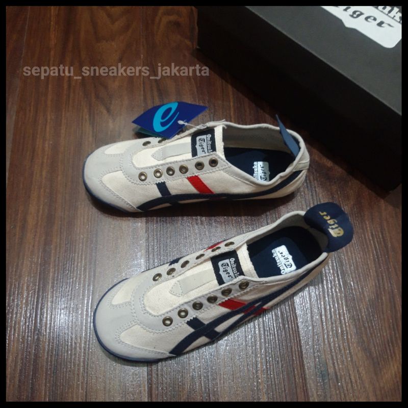 Sepatu ONIT Slip On Bahan Kanvas Tanpa Tali