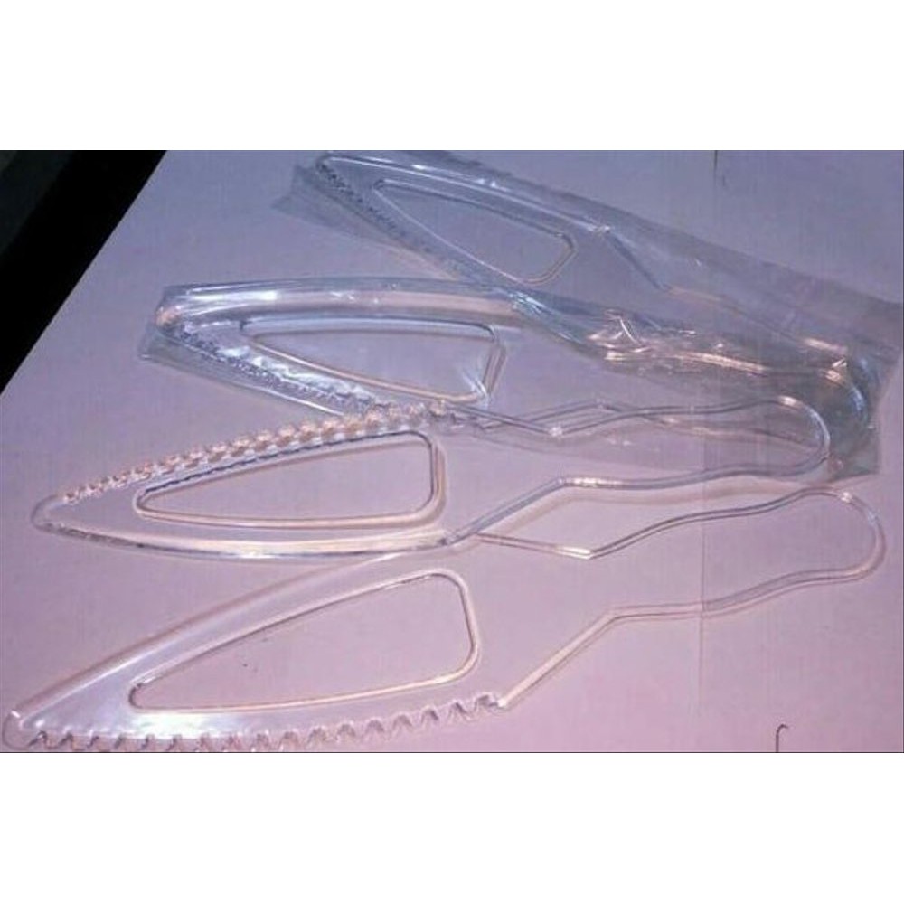 Pisau Kue Ulang Tahun Bening