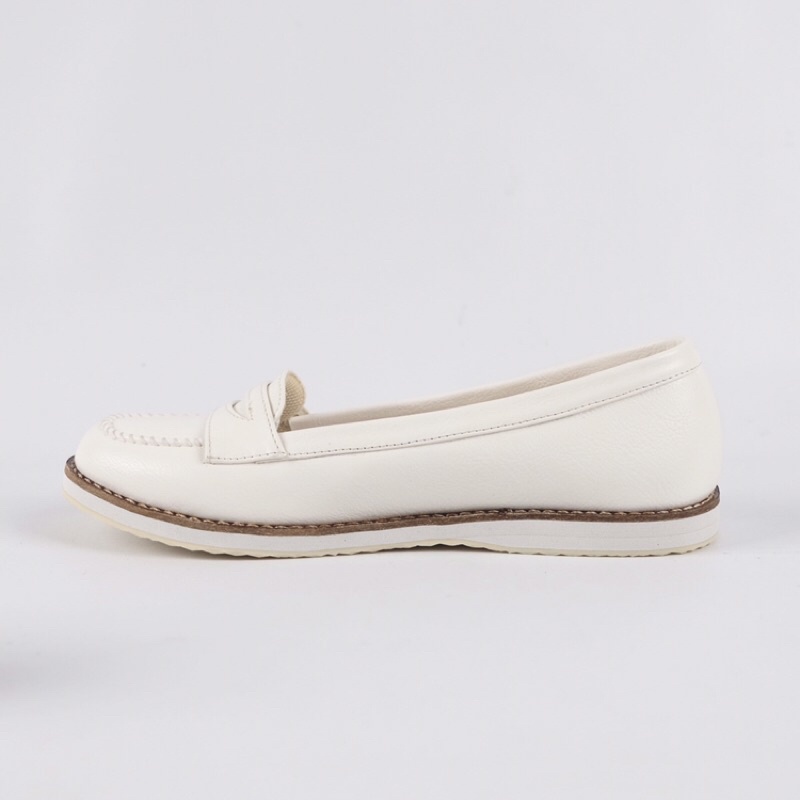 [SIAP KIRIM] BRShoes22 Putih Sepatu Kerja Casual Slip On Wanita