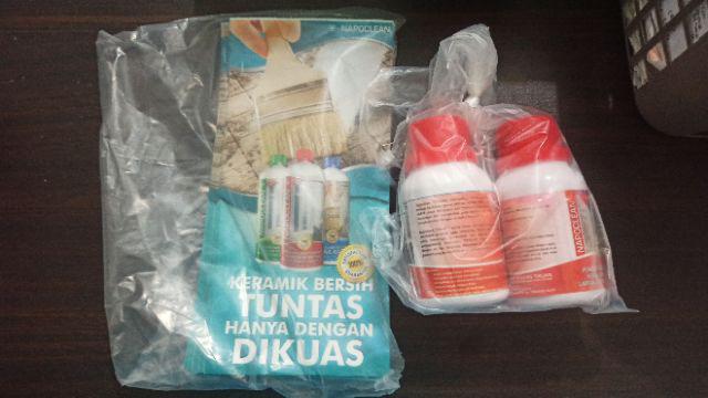 Selusin Napoclean Pembersih Keramik