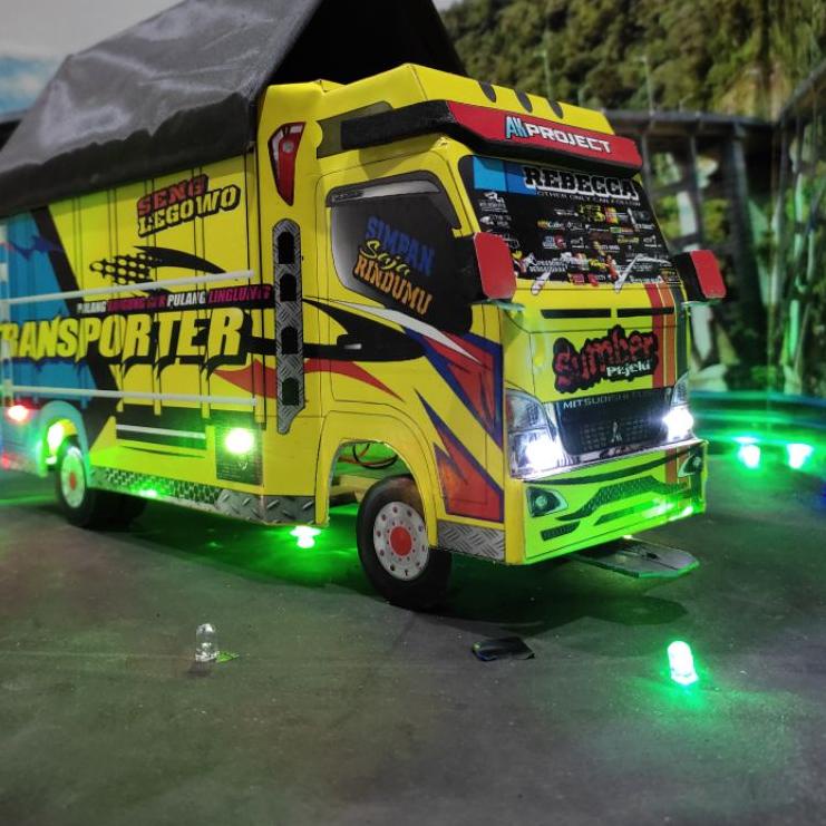 Paket Laris Jumbo truk kayu truk lampu truk 42 Miniatur truk jumbo uk 42 oleng trasporter full lampu truk kayu