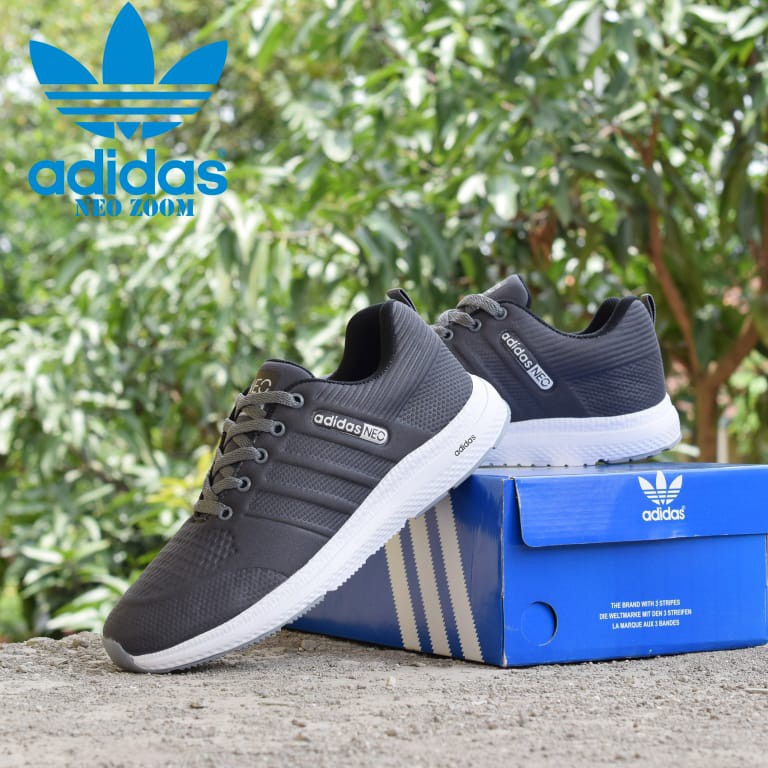 Sepatu Olahraga Pria ADidas Cosmic Speed Racer