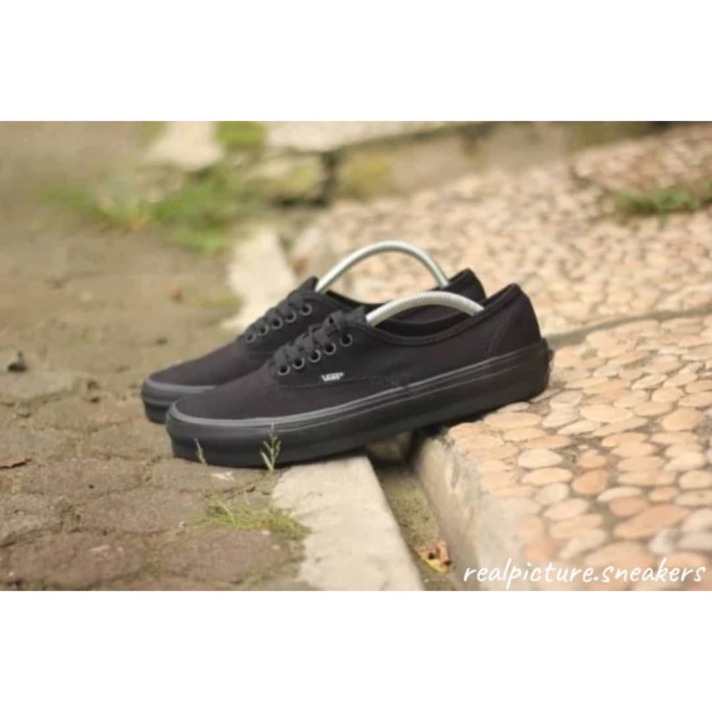 Sepatu Vans Authentic Fullblack Hitam Sneakers Casual Kets Kerja Kuliah Kado Hadiah Pria Wanita
