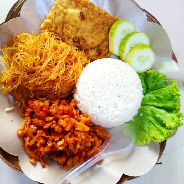 

NASI UDUK BIASA/UMI KATERING