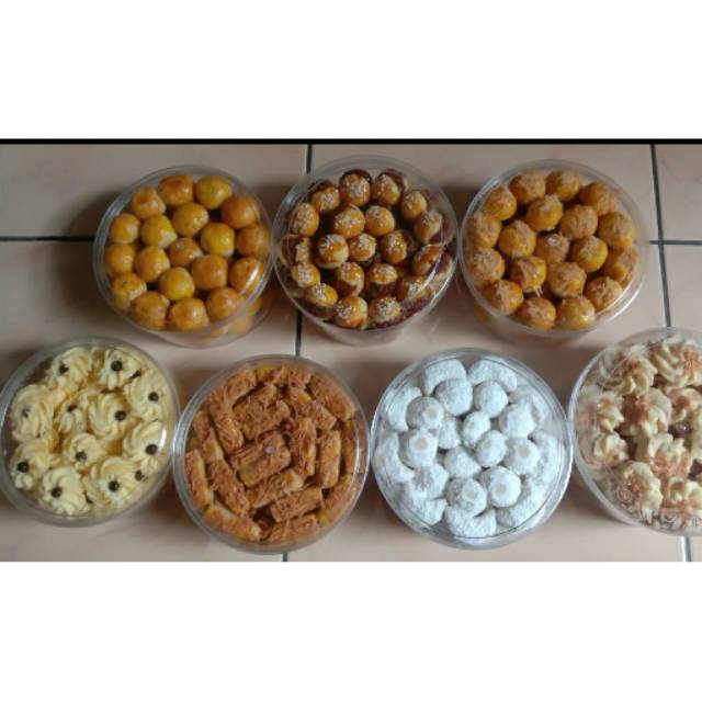 

Aneka kue keringny yuk boleh diorder berat kurleb 650gr