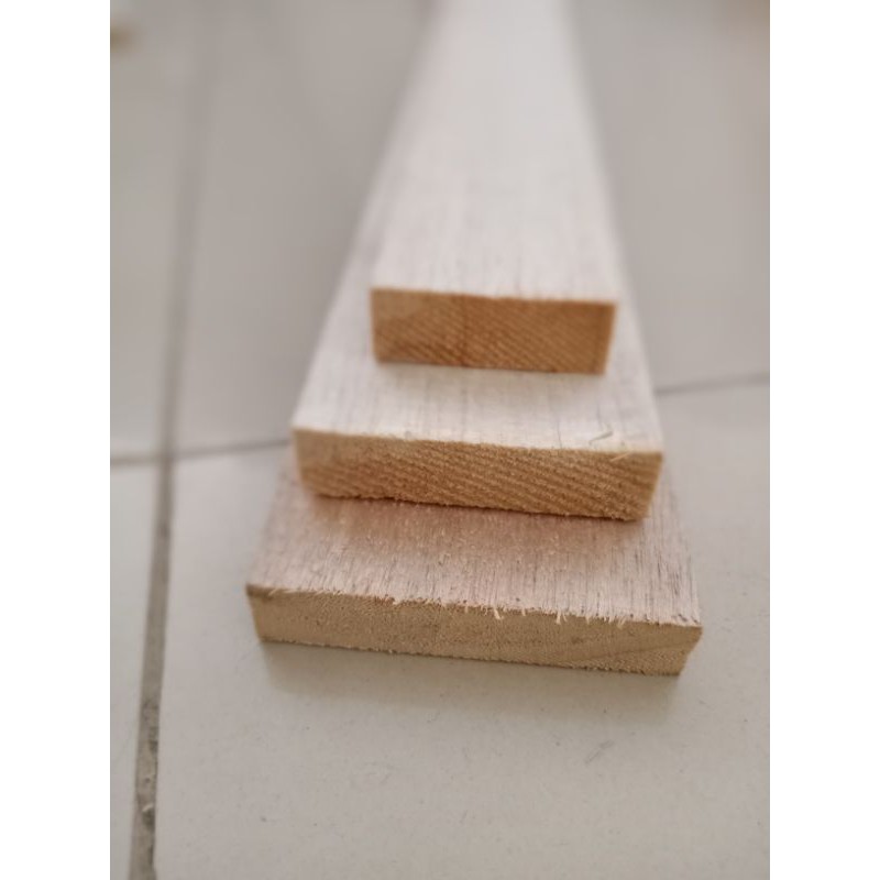 ( 2pcs )1x3 Kayu balsa strip 10mm x 30mm balsa maket arsitek DIY craft kayu gabus