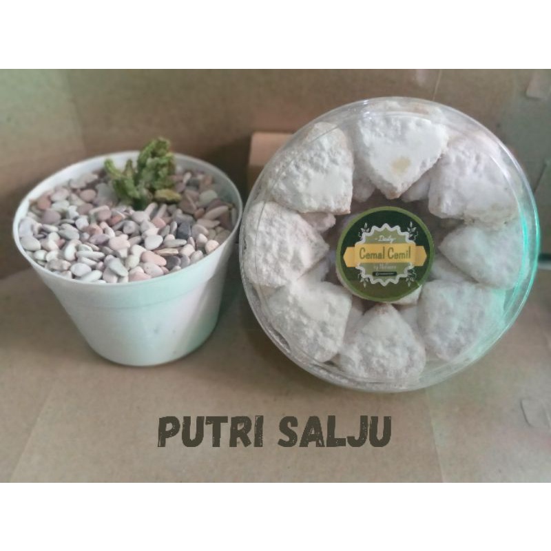 

Kue Putri Salju