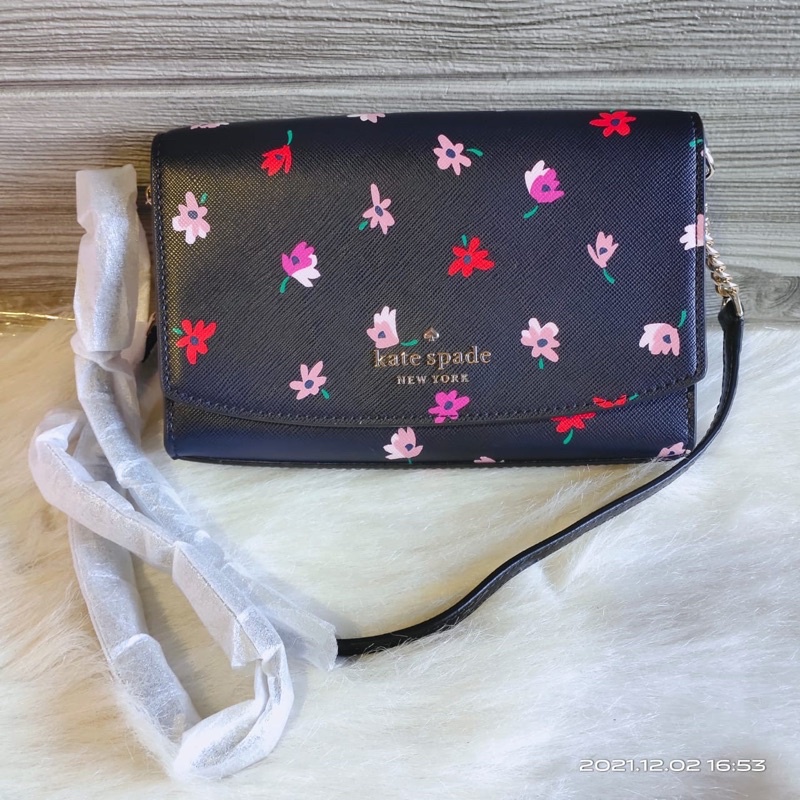 kate spade staci disty buds small flap crossbody bag black floral | tas hp | dompet hp