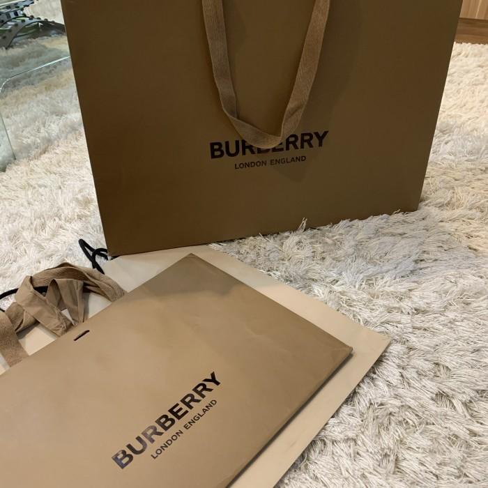 

Setsuko53.Jaya Paper Bag Burberry