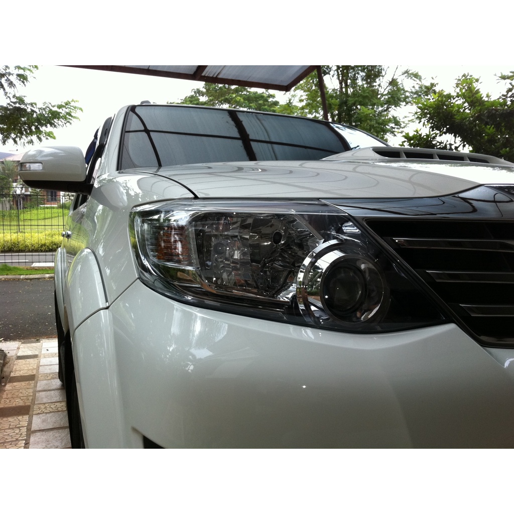 GARNIS DEPAN GRAND FORTUNER CHROME