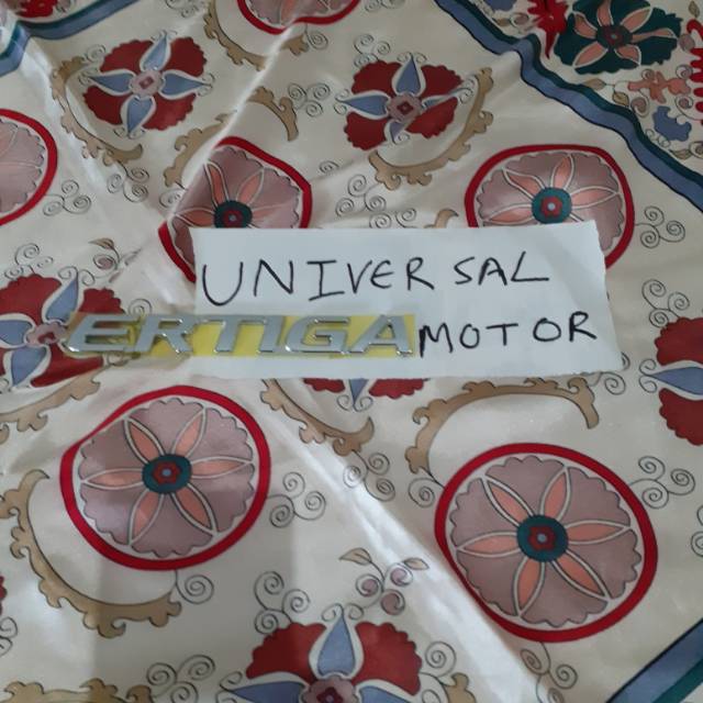 Aksesoris emblem suzuki ertiga