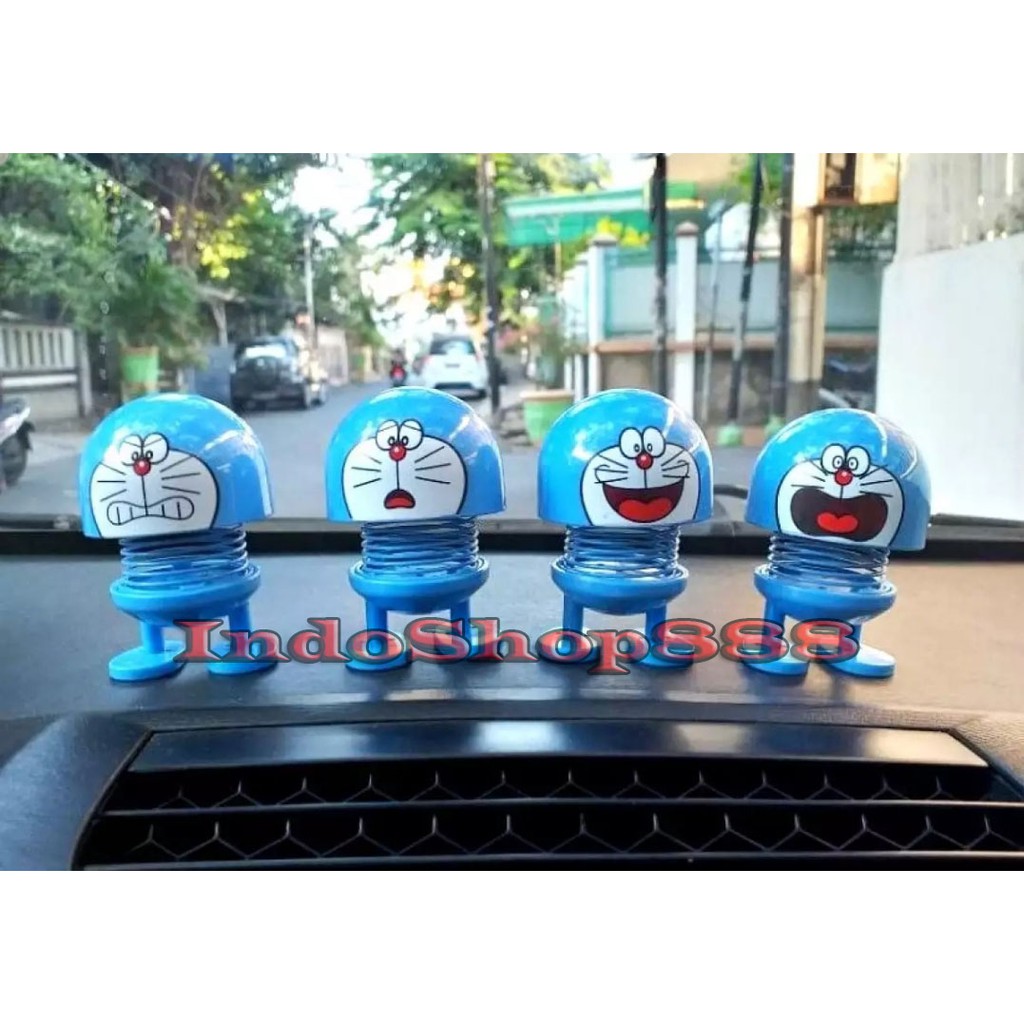 Boneka Per Doraemon Pajangan Dashboard Mobil Kepala Goyang Karakter