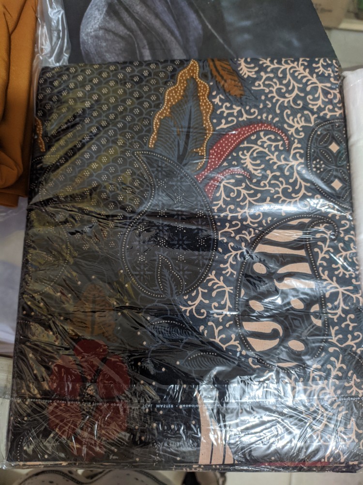 Kain Batik Solo (cabut) Motif Manuk Galaran Warna Ungu Tua