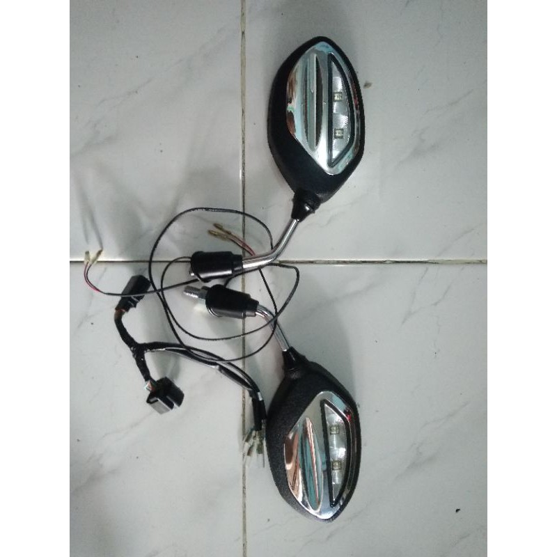 sepasang spion kanan kiri Led Honda vario 125 150