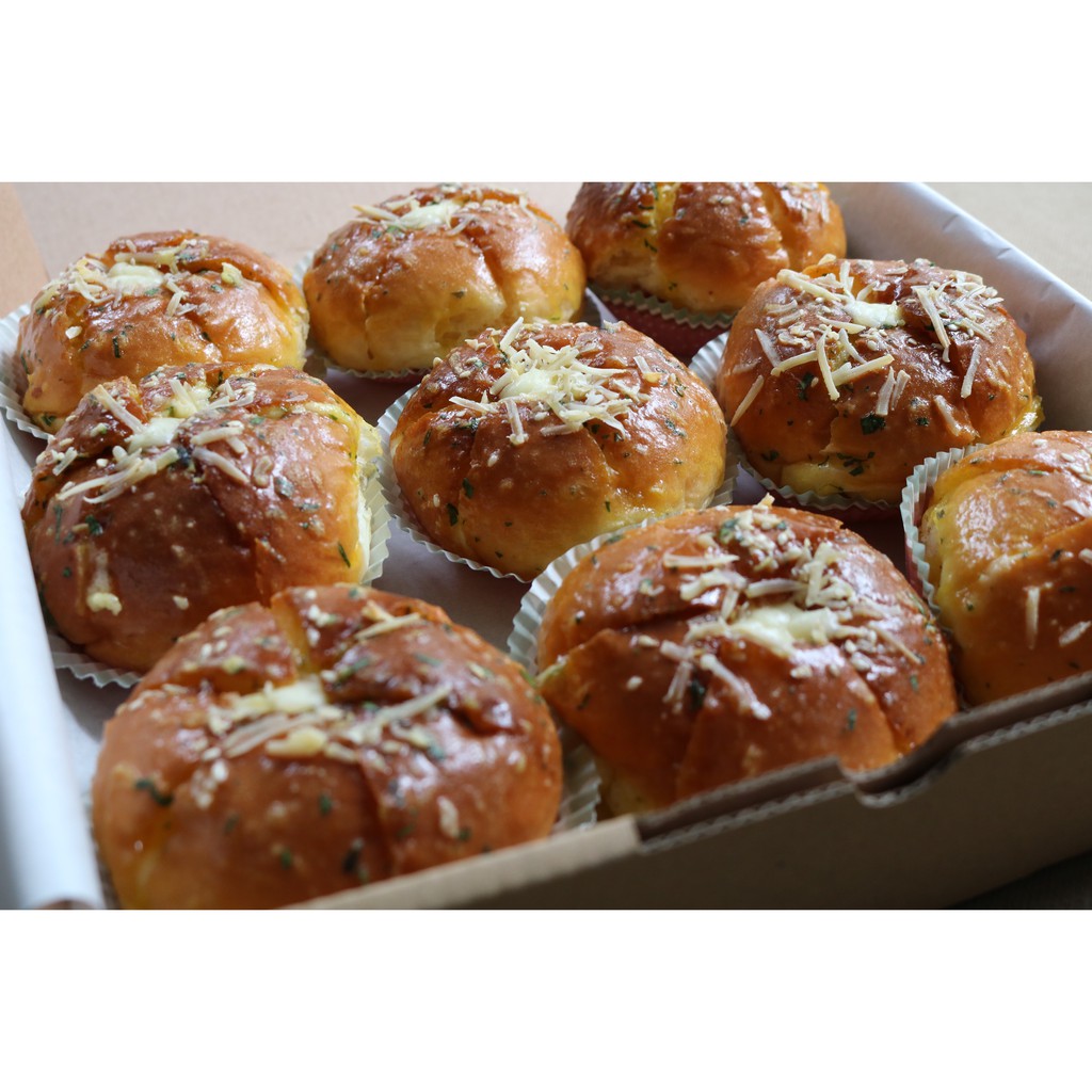 

Korean cream cheese garlic bread