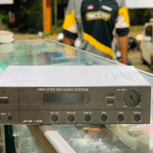 Box power amplifier AP 06+USB.