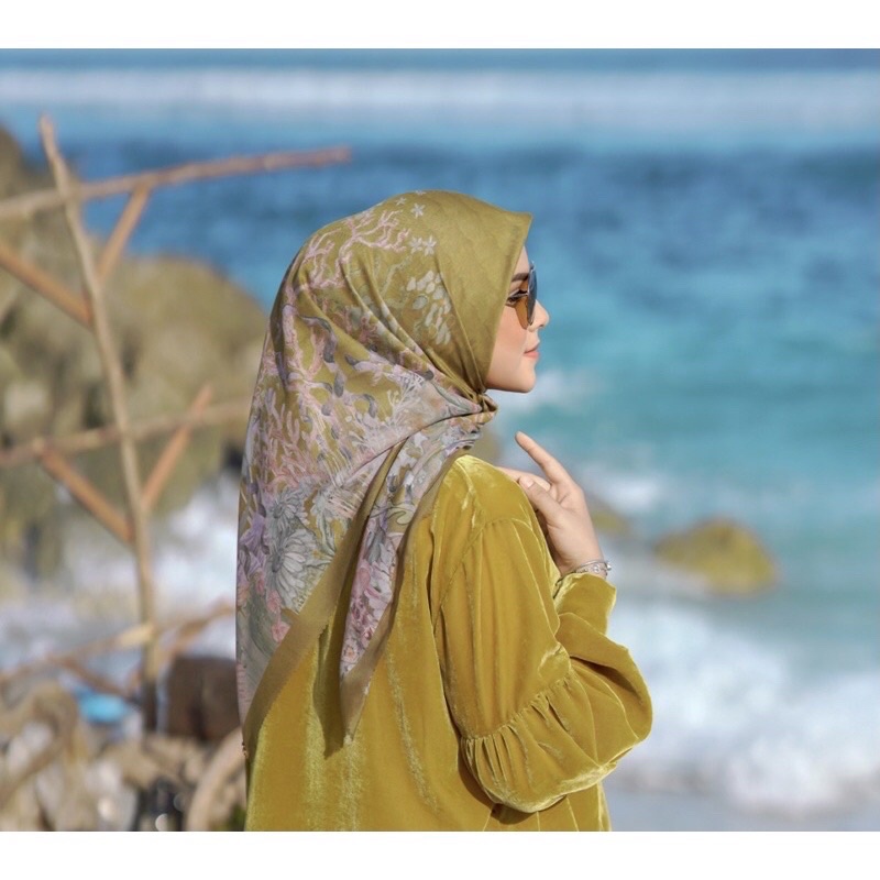 Buttonscarves Mermaid Mustard