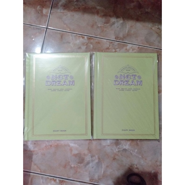 

NCT DREAM HARD COVER DIARY SG22