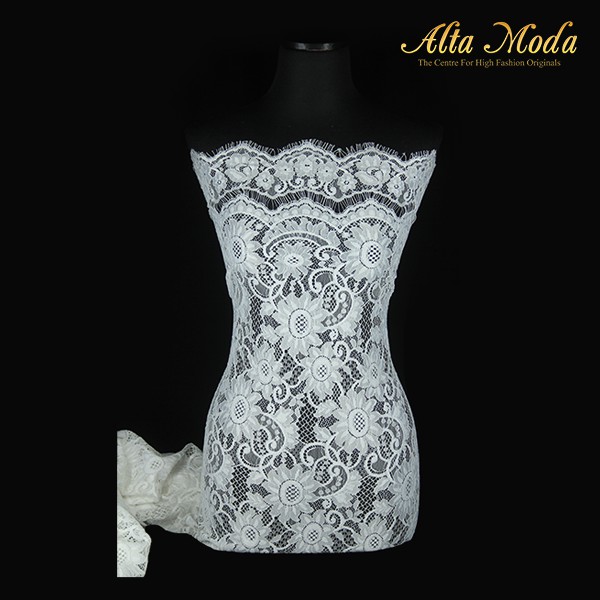 

Alta Moda Brokat Semi Perancis Motif Sunflower Parsley Putih (2.5M)