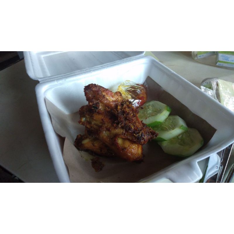 

Ayam kampung goreng Lengkuas