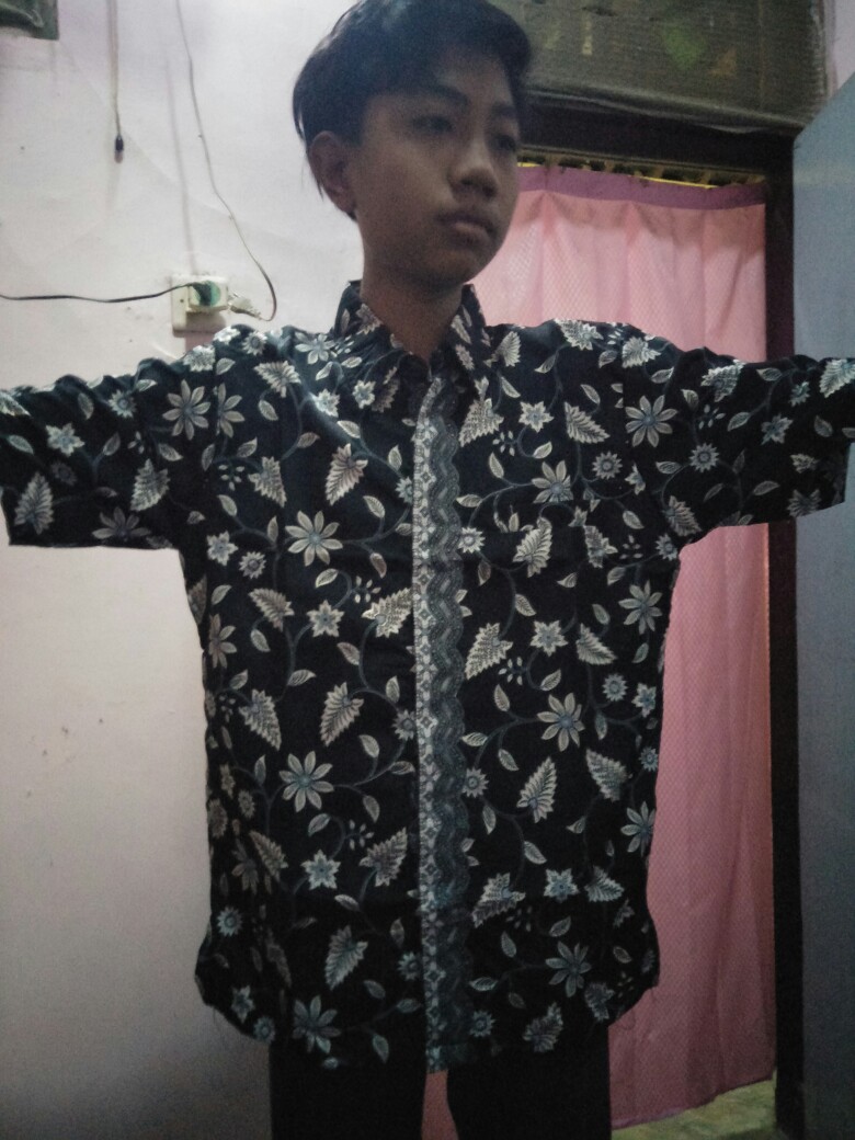 Lembayung.id / Kemeja Batik Lengan Pendek Melati Silver