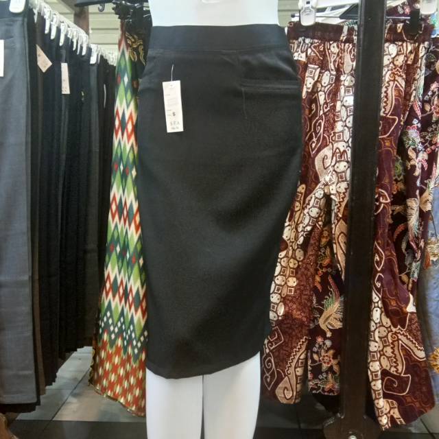 Rok murah rok pendek murah rok kerja rok kantor pinggang karet merk sfa Thamrin city Jakarta pusat
