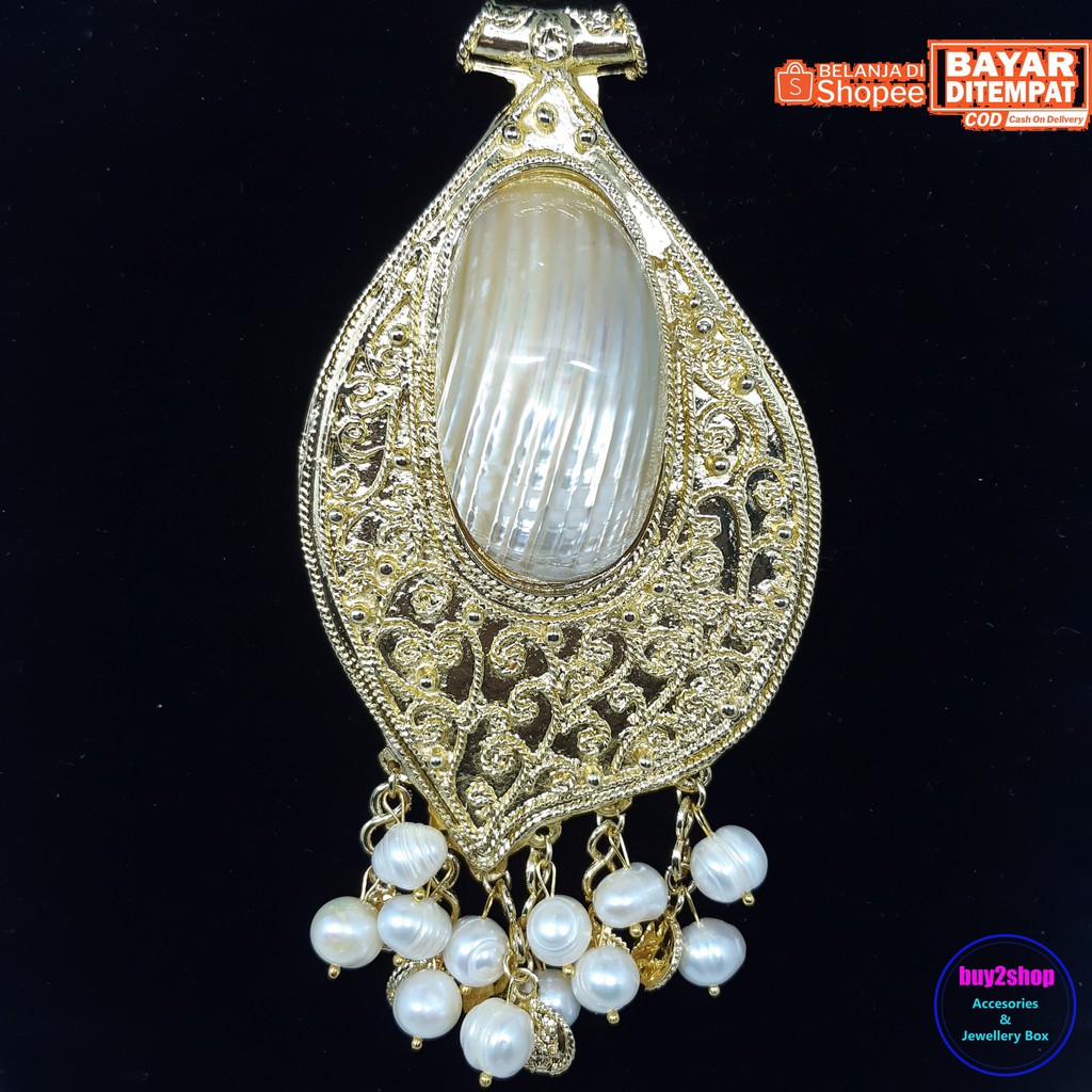 Bros kebaya motif daun dengan kerang besar mutiara air tawar