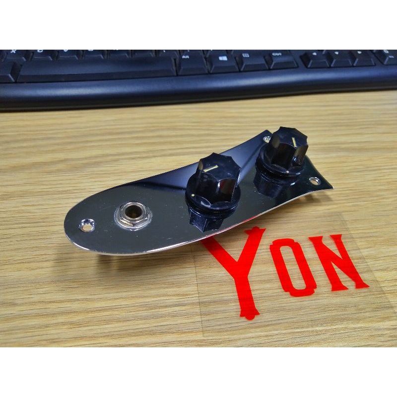 Plat Countrol Fender Mustang