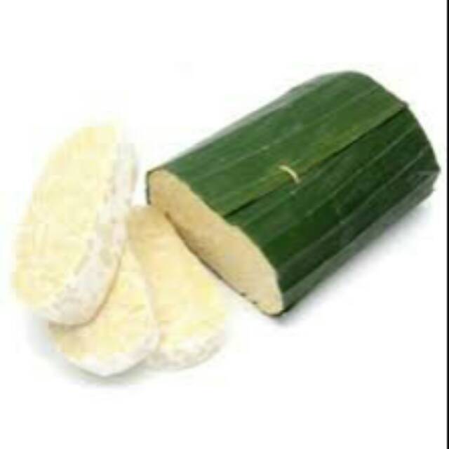 

Tempe kedelai bungkus daun pisang fresh baru setiap hari potongan 5000an