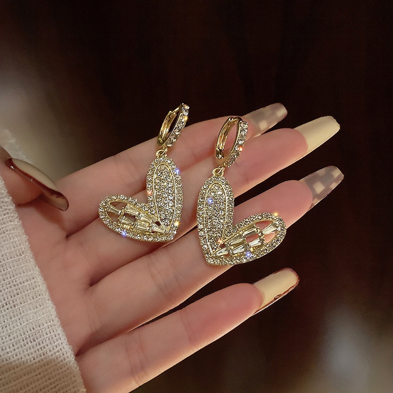Anting Kristal Berlian Bentuk Hati Gaya Retro
