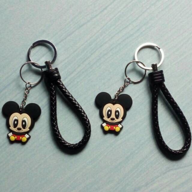 Gantungan Kunci Mickey Mouse + Gantungan Anyaman Kulit Sintetis