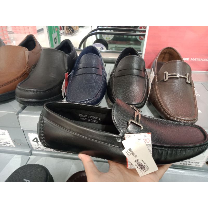 Sepatu cowok original merk Fladeo hrga 265ribu aja, dijamiin bagus awet dan nyaman dipakainya..thx y