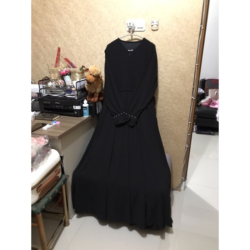 Preloved Hitam Polos Busui Gamis Syari Dress Payung Ceruty Ceruti Umrah Puring Mutiara Hijabers