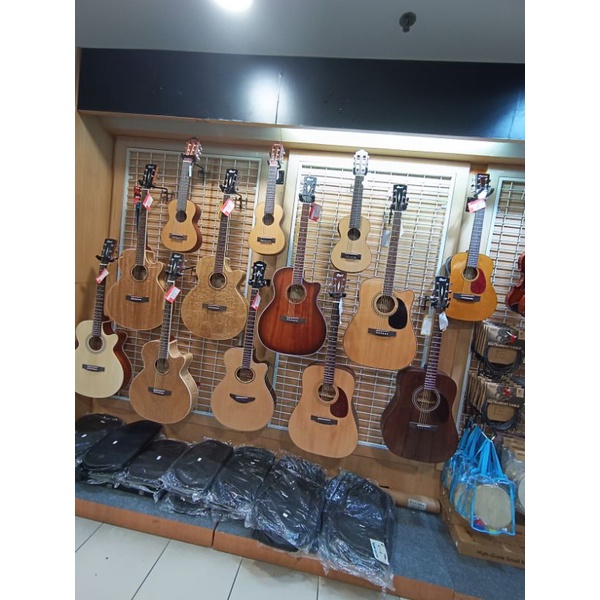CORT GITAR