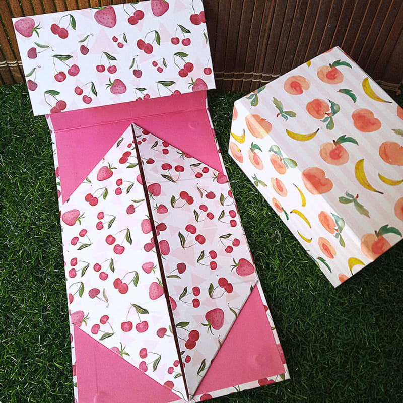 

Paper Gift Box Tebal perekat magnet / Kotak Kado Persegi panjang - Cherry Berry